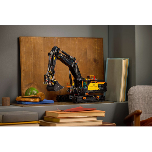 Конструктор LEGO Technic Volvo EC500 Hybrid Excavator (42215)